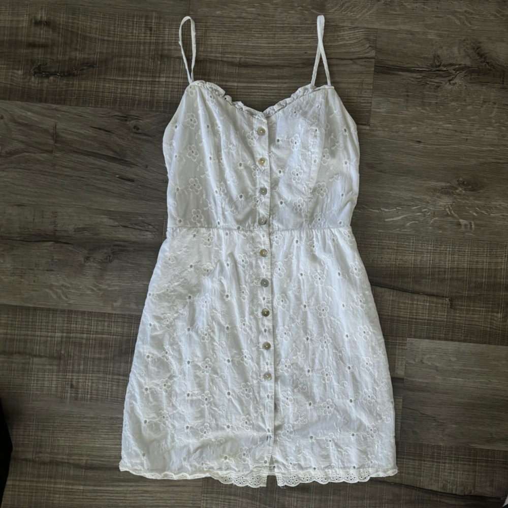 B. Darlin cute little sundress! Perfect for summer ☀️🌞